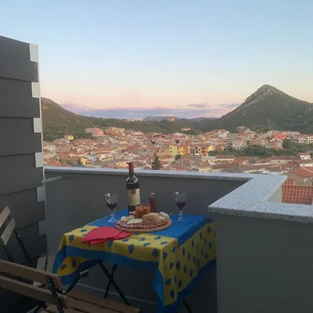 Luciano Apartment